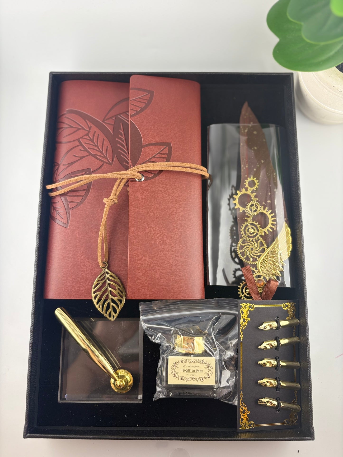 Vintage Feather Quill Writing Set – Luxury Calligraphy Pen with Ink, 5 Nibs & Leather Journal Gift Box